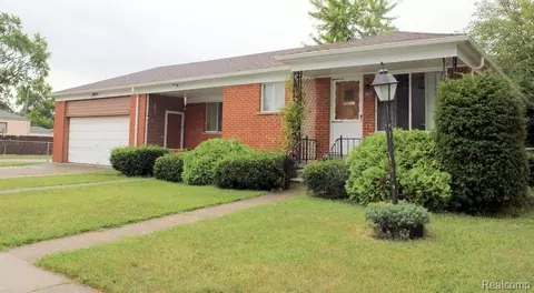 907 Farnham Ave, Lincoln Park, MI 48146