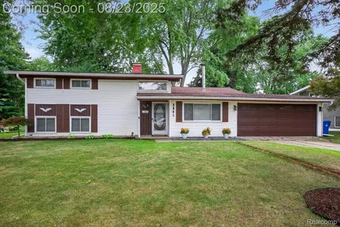 3641 Warringham Ave, Waterford, MI 48329