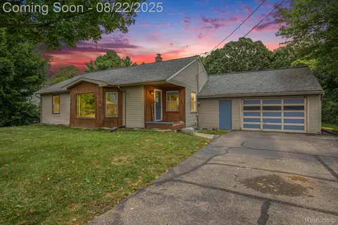 3236 Lynne Ave, Flint, MI 48506