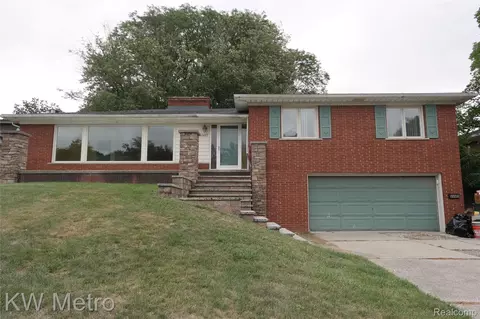 2442 Vinsetta Blvd, Royal Oak, MI 48073