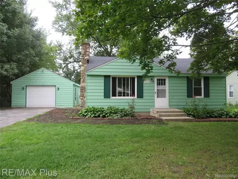 4160 Risedorph St, Burton, MI 48509