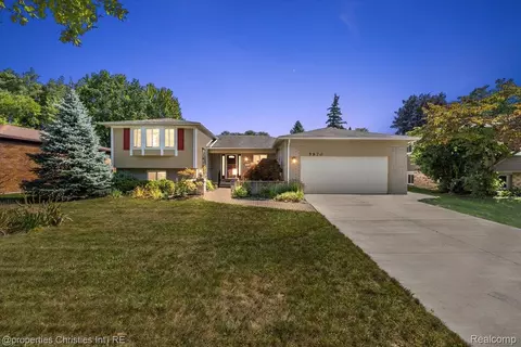 5970 Slate Dr, Troy, MI 48085