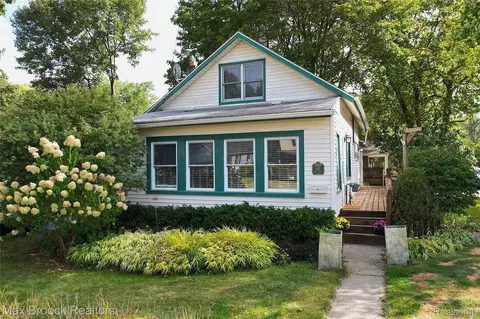 148 East St, Oxford, MI 48371