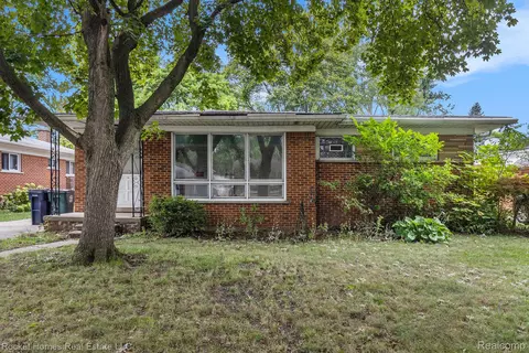 915 Englewood Ave, Royal Oak, MI 48073