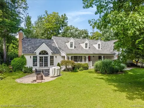 2175 Curtis Rd, Leonard, MI 48367