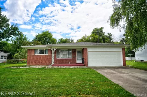 1115 Highgate Dr, Flint, MI 48507 photo 1