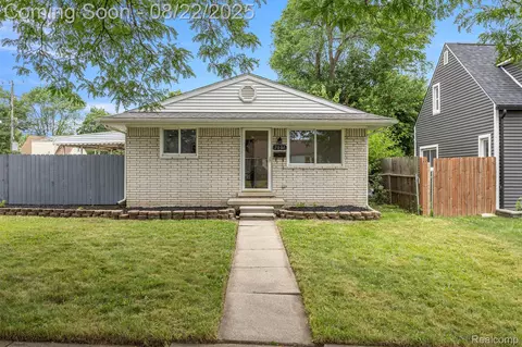 7001 Belton St, Garden City, MI 48135