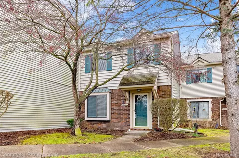 1594 Streamwood Court Ct #2, Rochester Hills, MI 48309