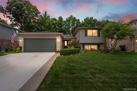 41961 Saltz Rd, Canton, MI 48187