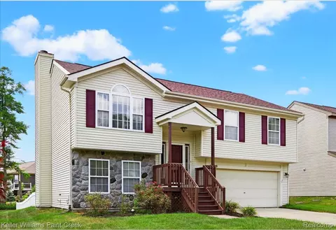 2739 Moosewood Dr, Waterford, MI 48329