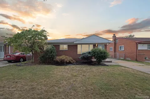721 Cloverlawn Blvd, Lincoln Park, MI 48146