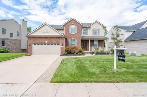 3753 Everett Dr, Rochester Hills, MI 48307