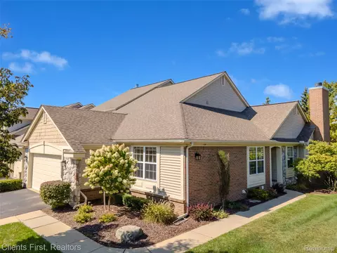46509 Killarney Cir, Canton, MI 48188