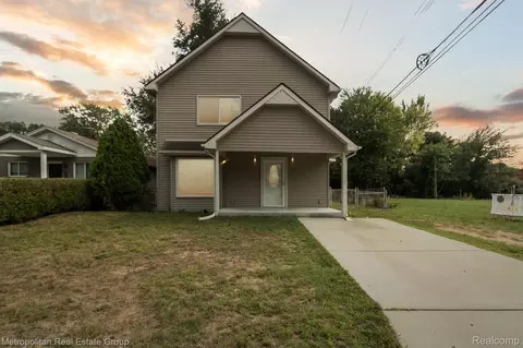 23855 Lillian St, Brownstown, MI 48183