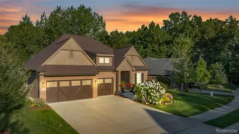 6511 Legacy Woods Trl, West Bloomfield, MI 48322