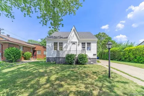 20892 Dean St, Warren, MI 48091