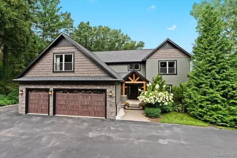 17360 Timber Crk, Rose, MI 48442