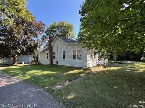 379 E Columbia, Belleville, MI 48111
