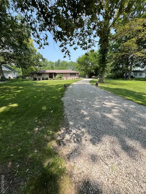 3116 3rd St, La Salle, MI 48145
