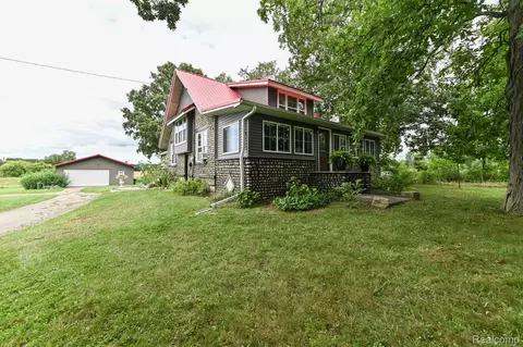 11219 Dodge Rd, Forest, MI 48463