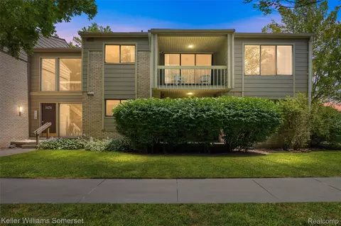 16256 Mayfair Dr #202, Southfield, MI 48075
