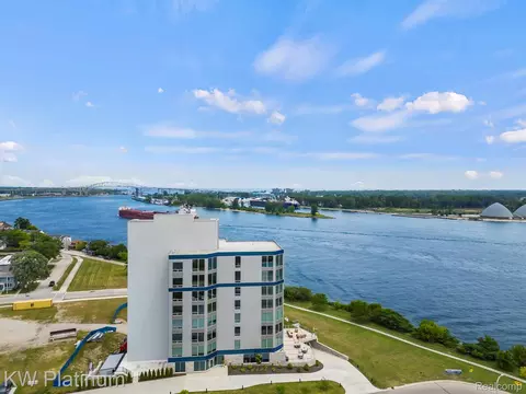201 Beers St #32, Port Huron, MI 48060
