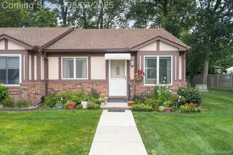 33090 Woodworth Ct #21, Westland, MI 48185