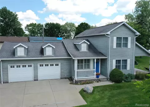 9755 Ford St, Algonac, MI 48001