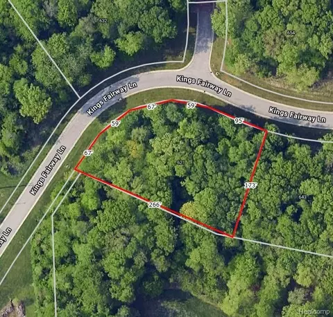 621 Kings Fairway Ln, Grand Blanc, MI 48439