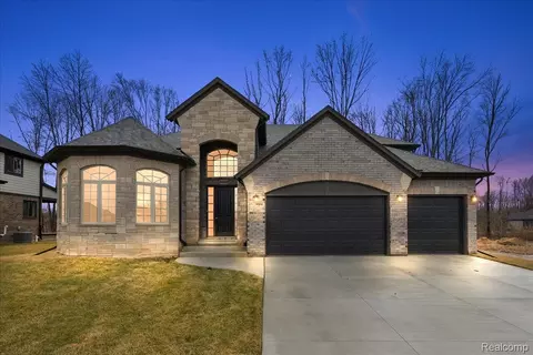 24244 Tullymore Dr, Macomb, MI 48042