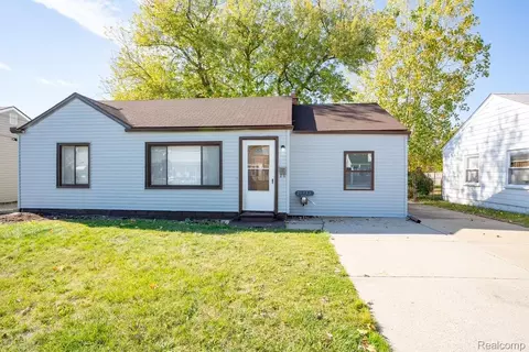 26751 Clancy St, Roseville, MI 48066