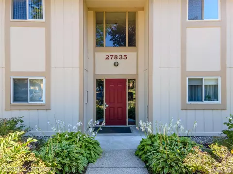 27835 Berrywood Ln #56, Farmington, MI 48334