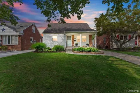 9684 Fox Ave, Allen Park, MI 48101