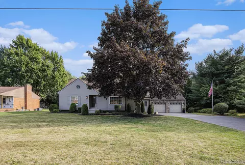 5294 E Atherton Rd, Burton, MI 48519
