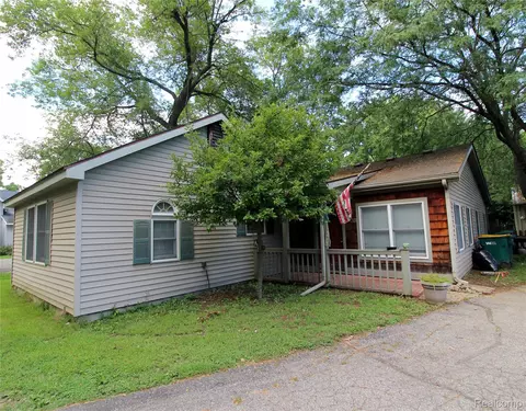 308 N Seymour Rd, Flushing, MI 48433