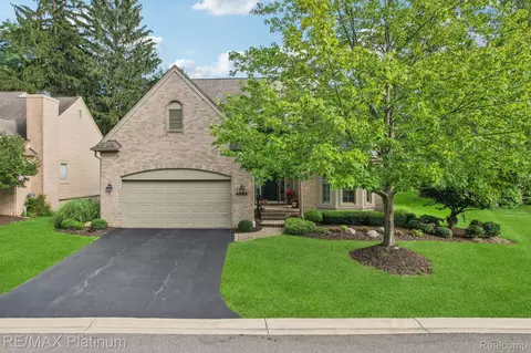 4663 Huntington Dr, Genoa, MI 48116