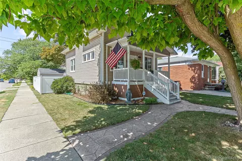 2398 12th St, Wyandotte, MI 48192