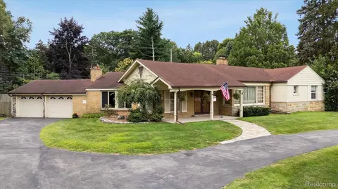 26235 Ross Dr, Redford, MI 48239