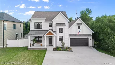 291 W Tienken Rd, Rochester, MI 48306