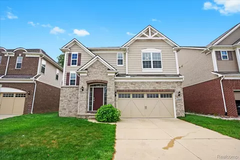 49645 Hartwick Dr, Novi, MI 48374