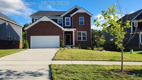 2675 Ironton Dr, Commerce, MI 48382
