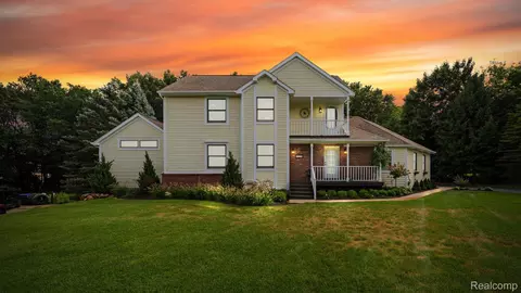 7854 Open Meadows Dr, Brighton, MI 48116