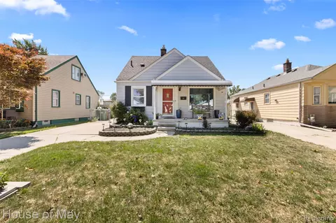 13335 Pullman St, Southgate, MI 48195