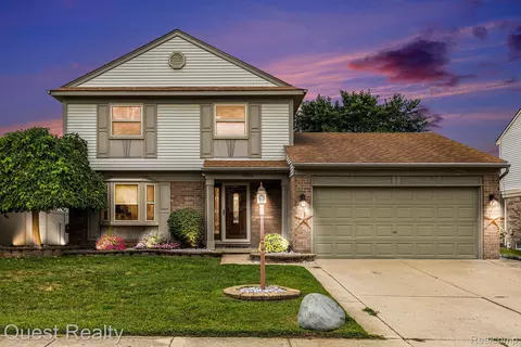 22886 Sylvan Ave, Flat Rock, MI 48134