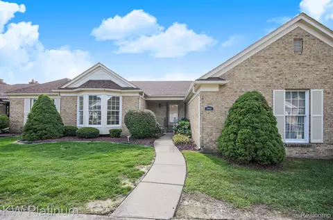 37840 Maple Cir W, Clinton Township, MI 48036
