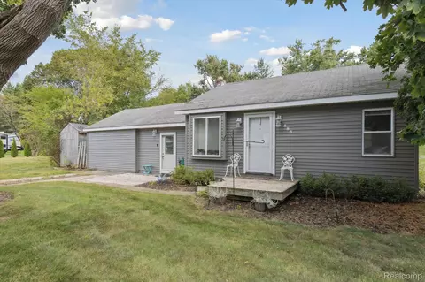 885 E Northfield Ave, Pontiac, MI 48340
