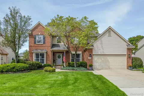 1805 Hawthorne Rdg, Commerce, MI 48390