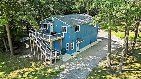 4666 County Line Rd, Lenox, MI 48048