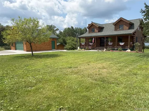 103 Arbutus Dr, Clam Lake, MI 49601