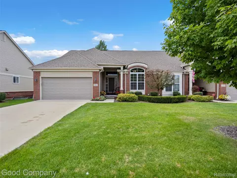 21862 Hanover Dr, Macomb, MI 48042